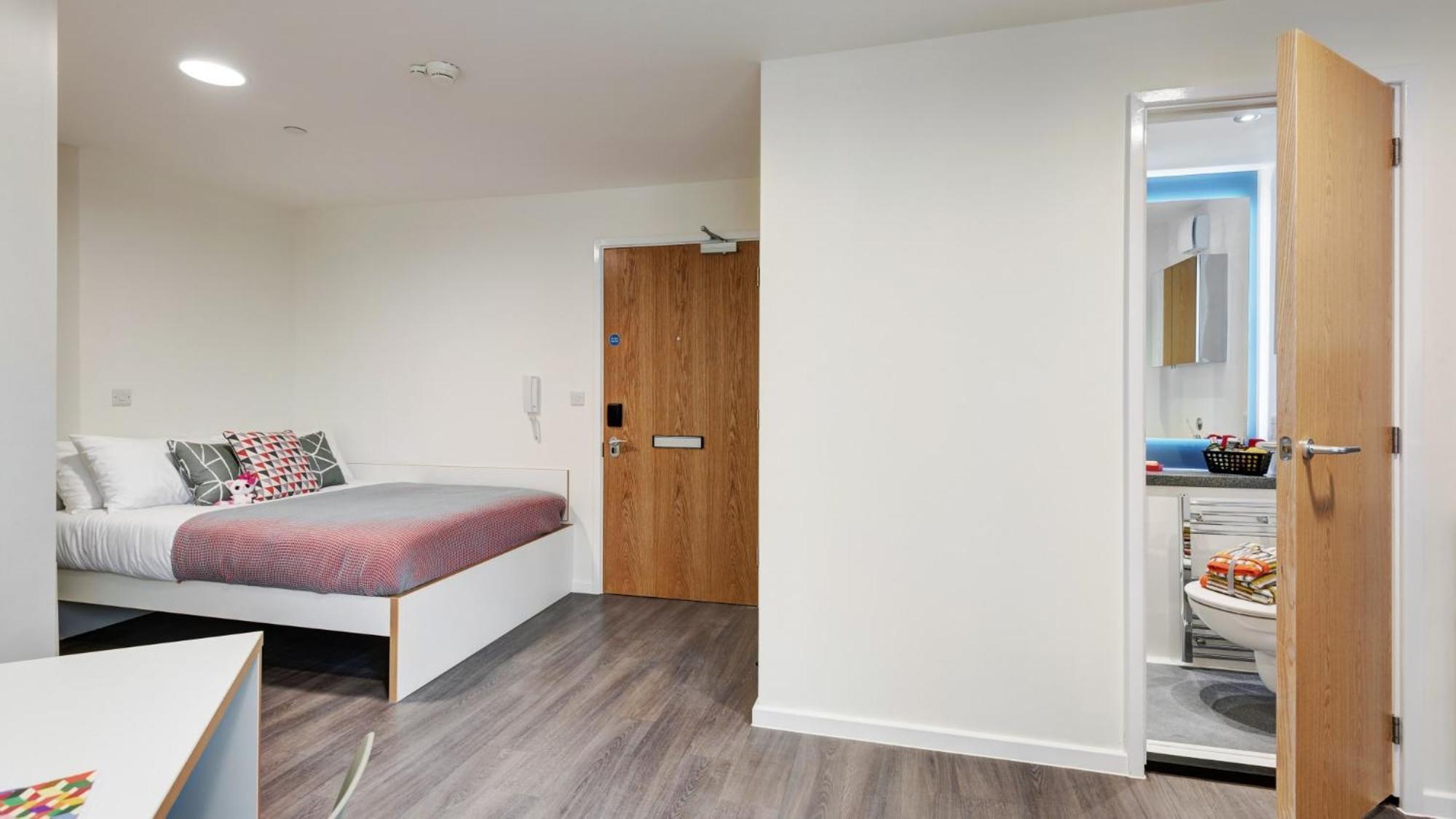 Experience Spacious & Stylish In The Vibrant Hub At New Bridewell!